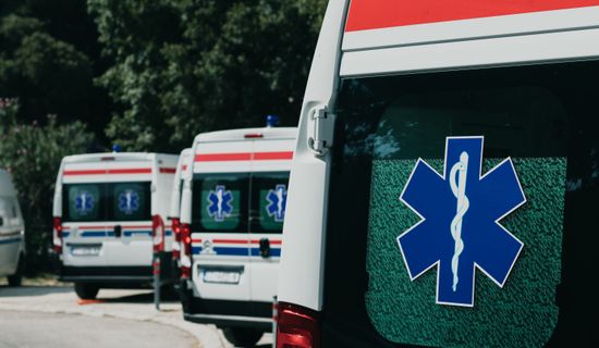 息烽救护车转运病人过路高速收费吗?